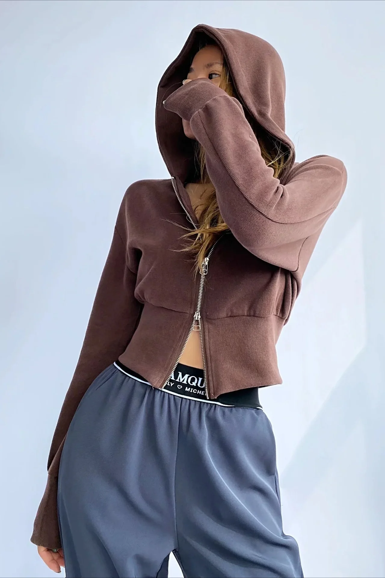 Solid Dual Zipper Slim Cropped Hoodie - Image 2