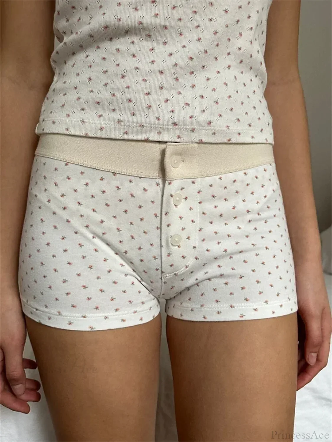 Solid Heart Print Elastic Short - Image 2