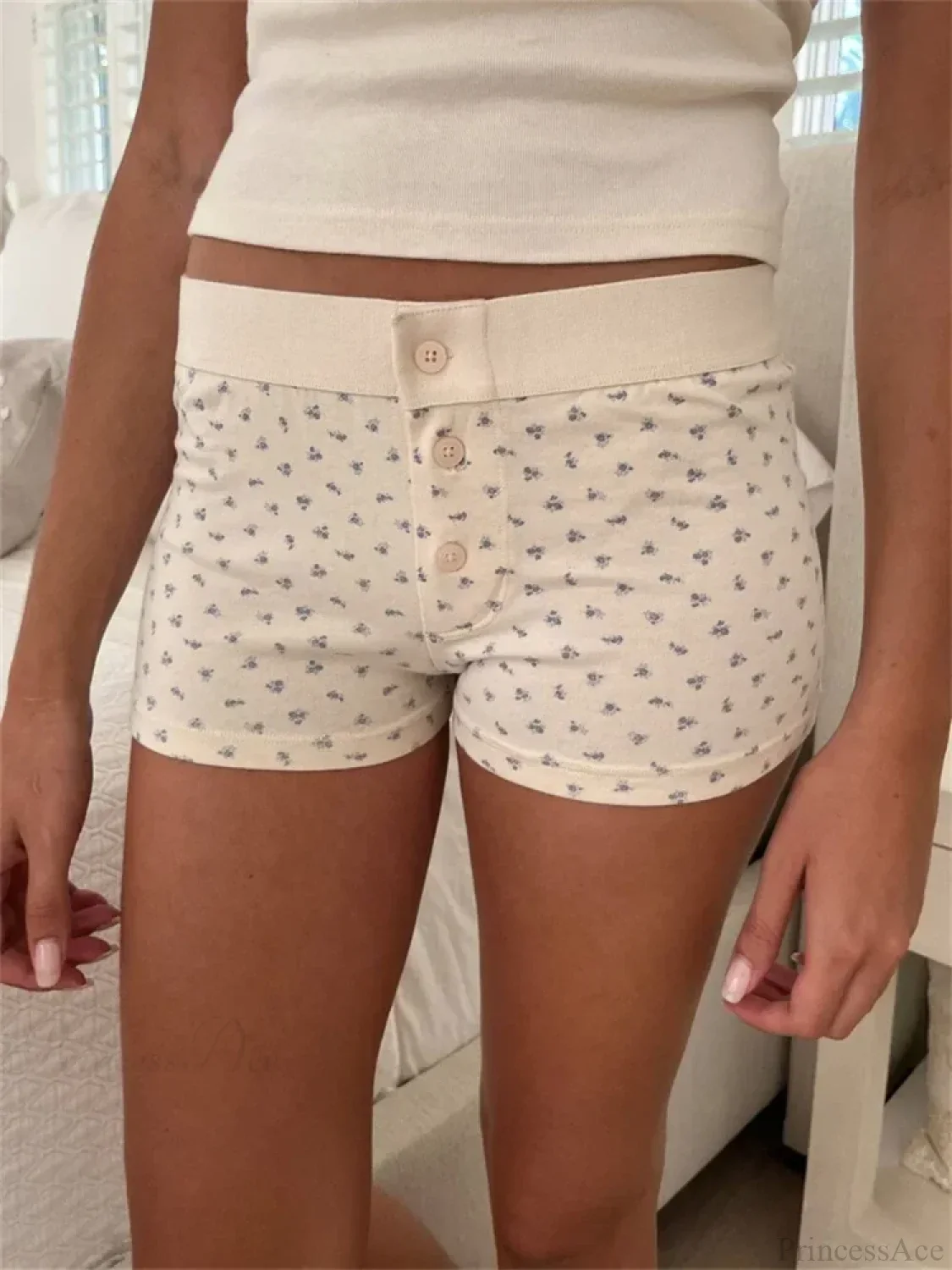 Solid Heart Print Elastic Short - Image 3