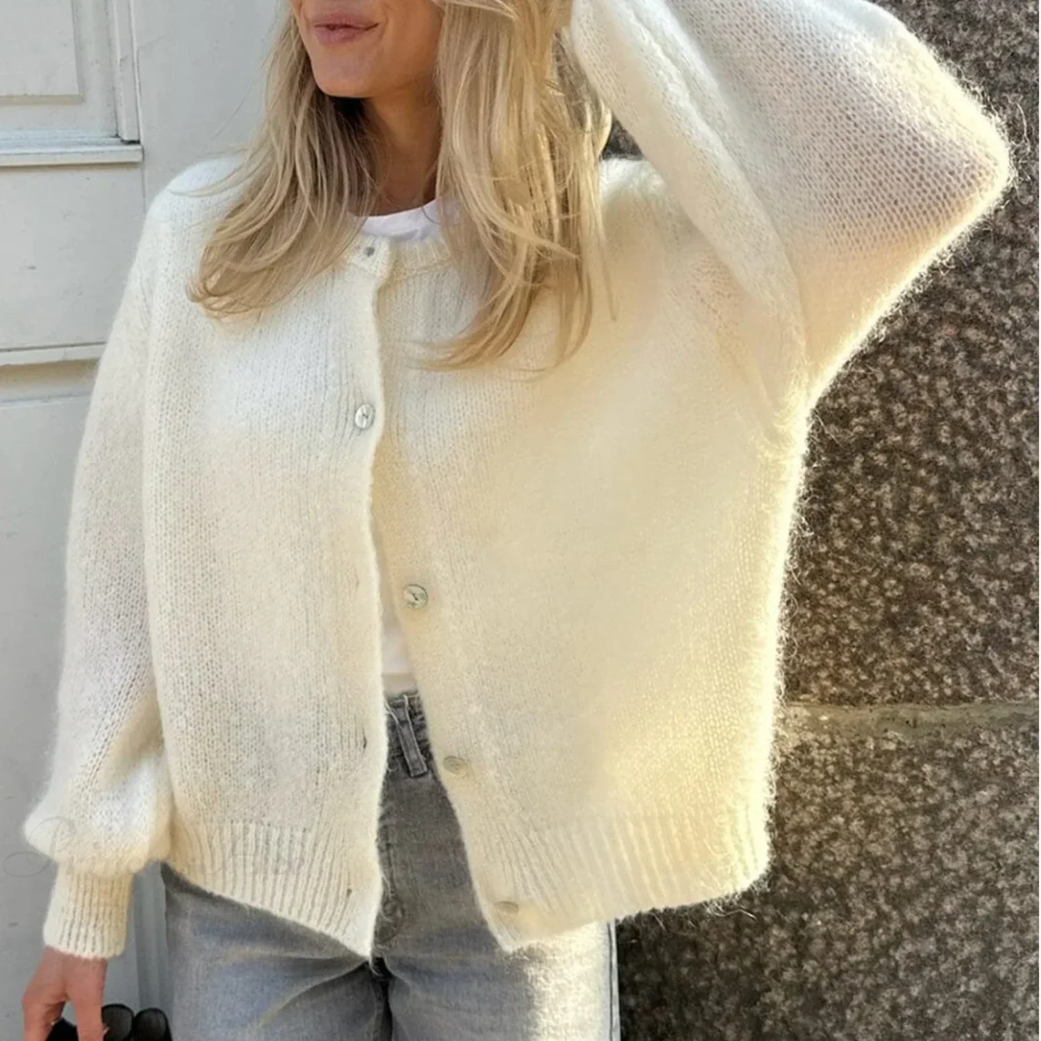 Solid O-neck Cropped Knitted Cardigan - Image 5