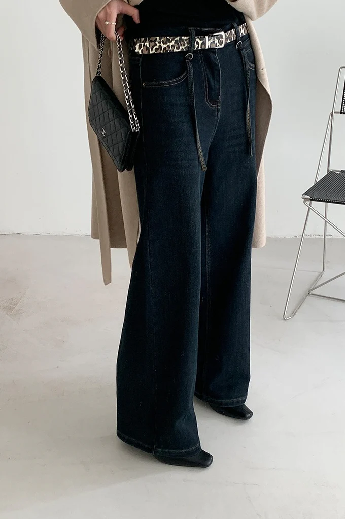 Solid Pendant Thick High Waist Straight Jeans