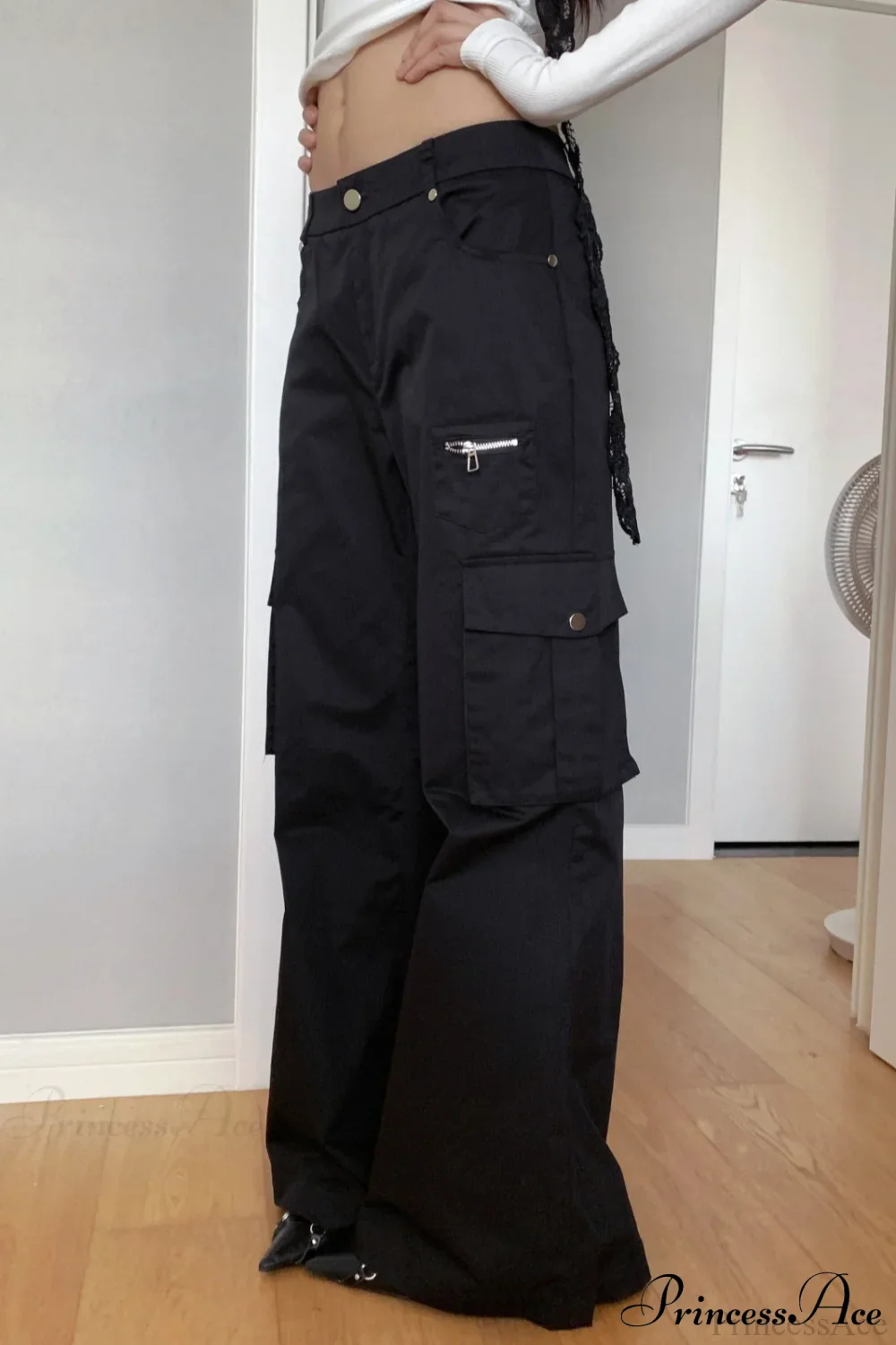 Straight-Leg Multi-Pocket High-Waisted Cargo Pants - Image 10