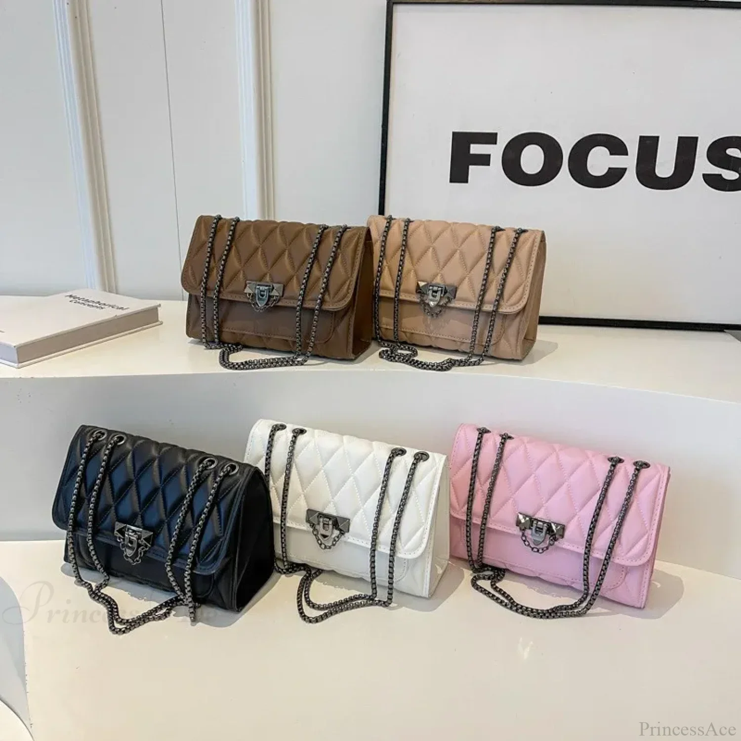 Stylish Diamond Grid Crossbody Shoulder Bag - Image 2