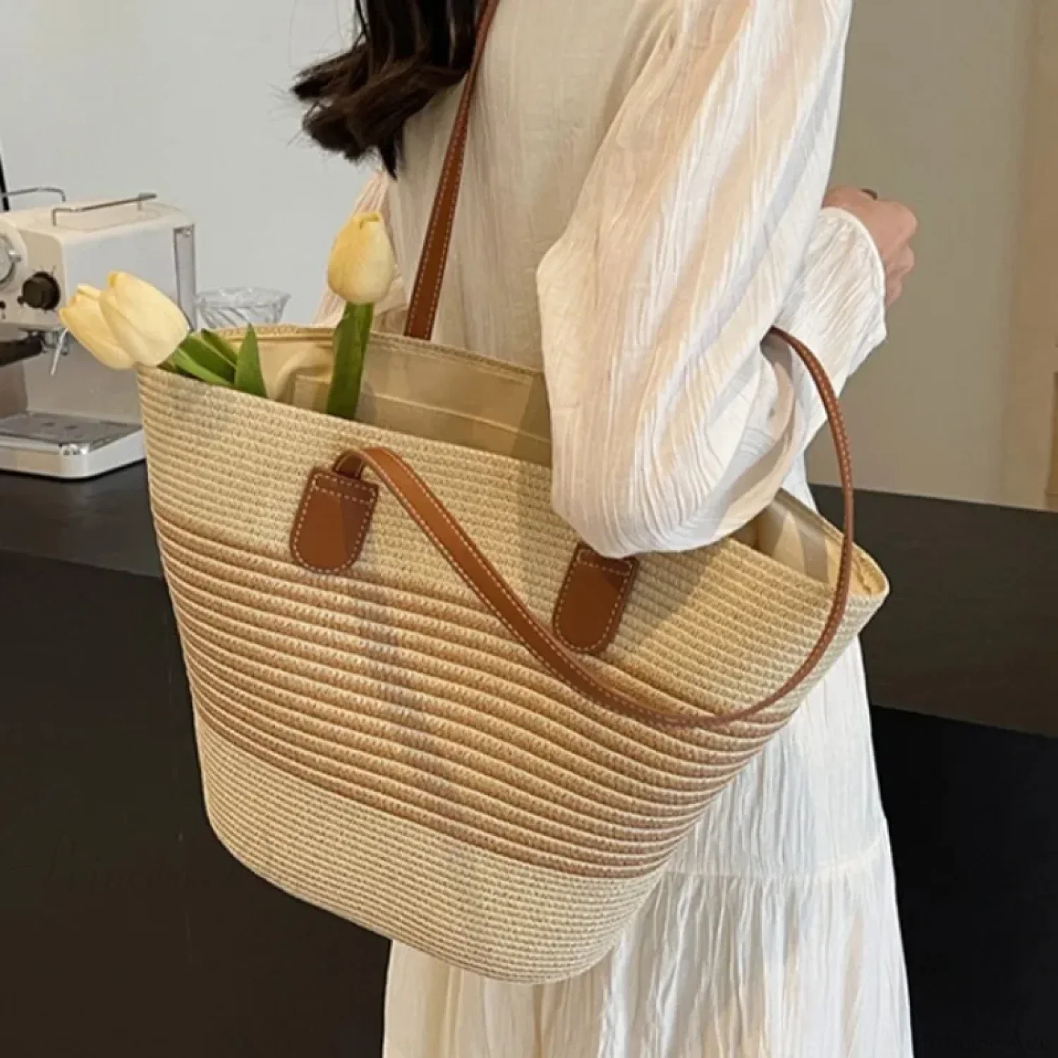 Summer Straw Bag Large Capacity Shoulder Bag - Image 4