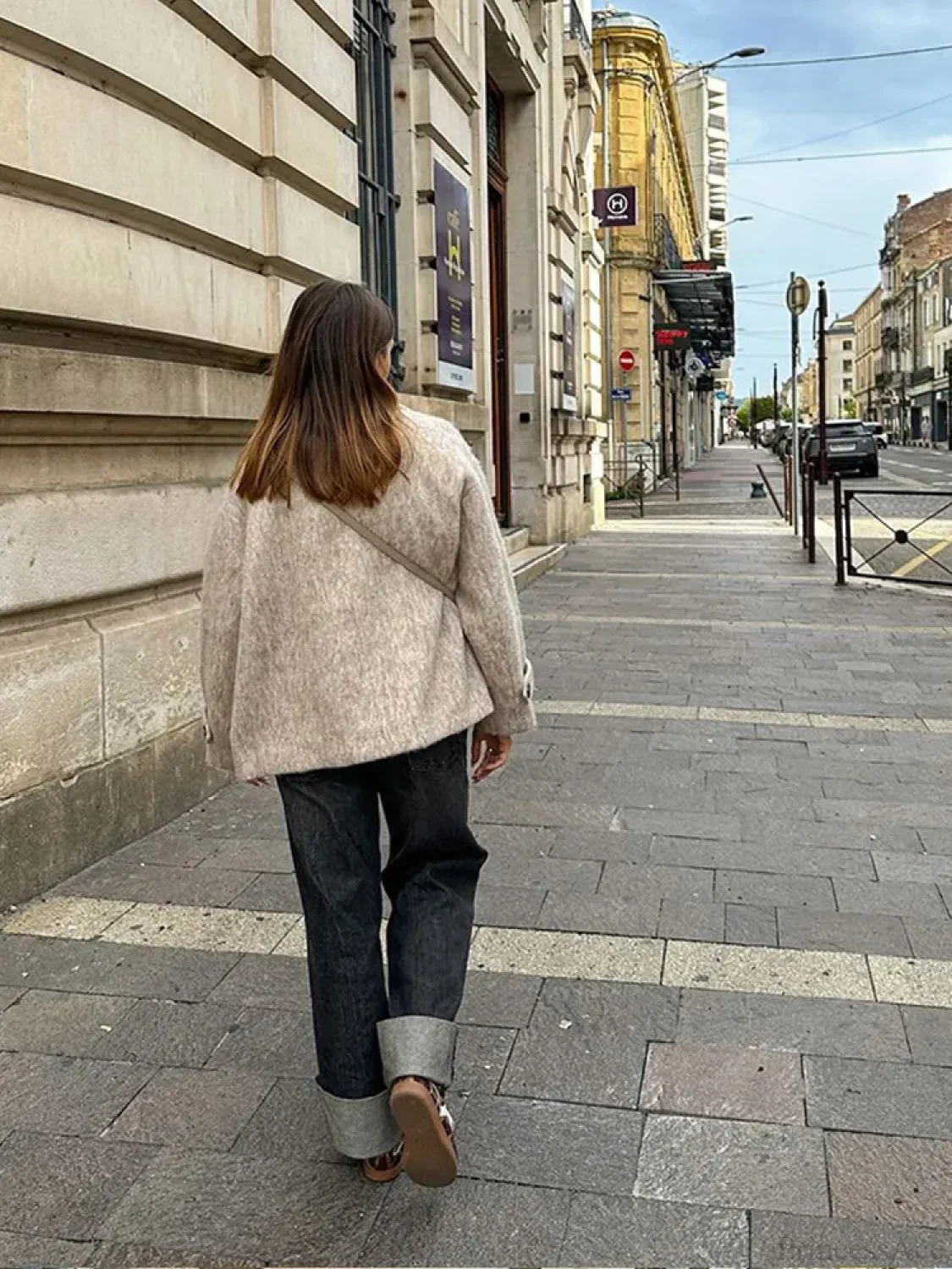Thick Woolen Cropped Coat - Image 5