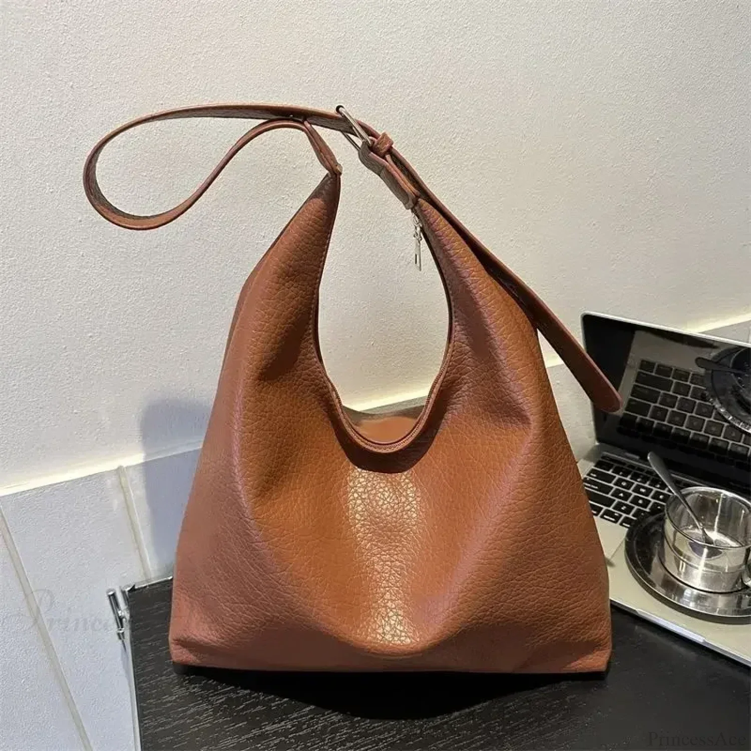 Trendy Leather Tote Shoulder Bag - Image 10