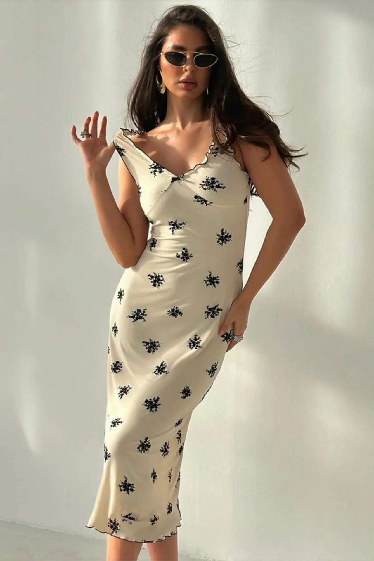 V-Neck Bow-Detail Spaghetti Strap Fitted Bodycon Maxi Dress
