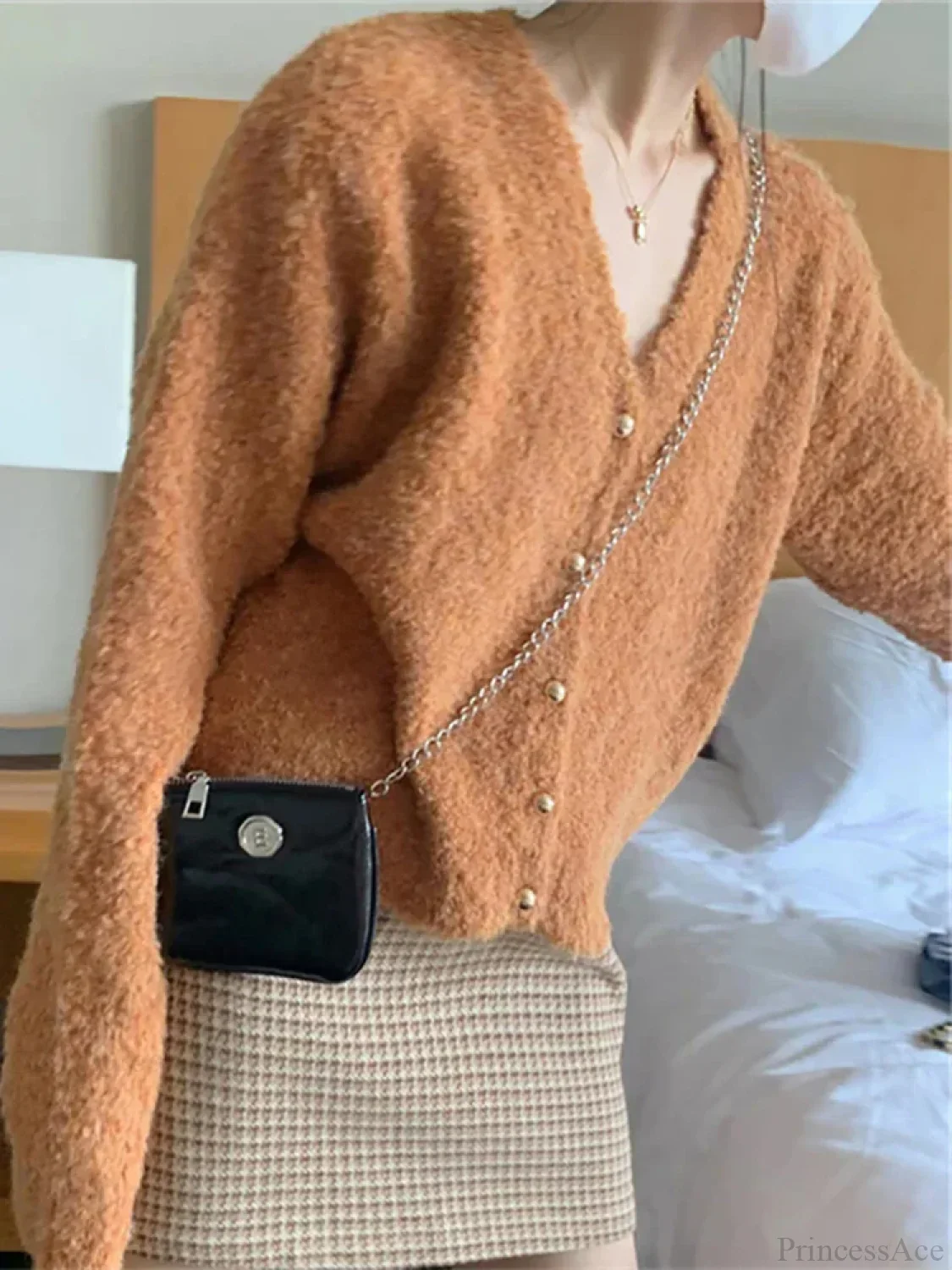 V-neck Cashmere Knit Cardigan - Image 4