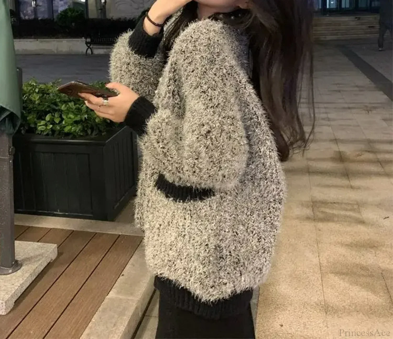 V-neck Fleece Thick Knitting Cardigan - Image 3