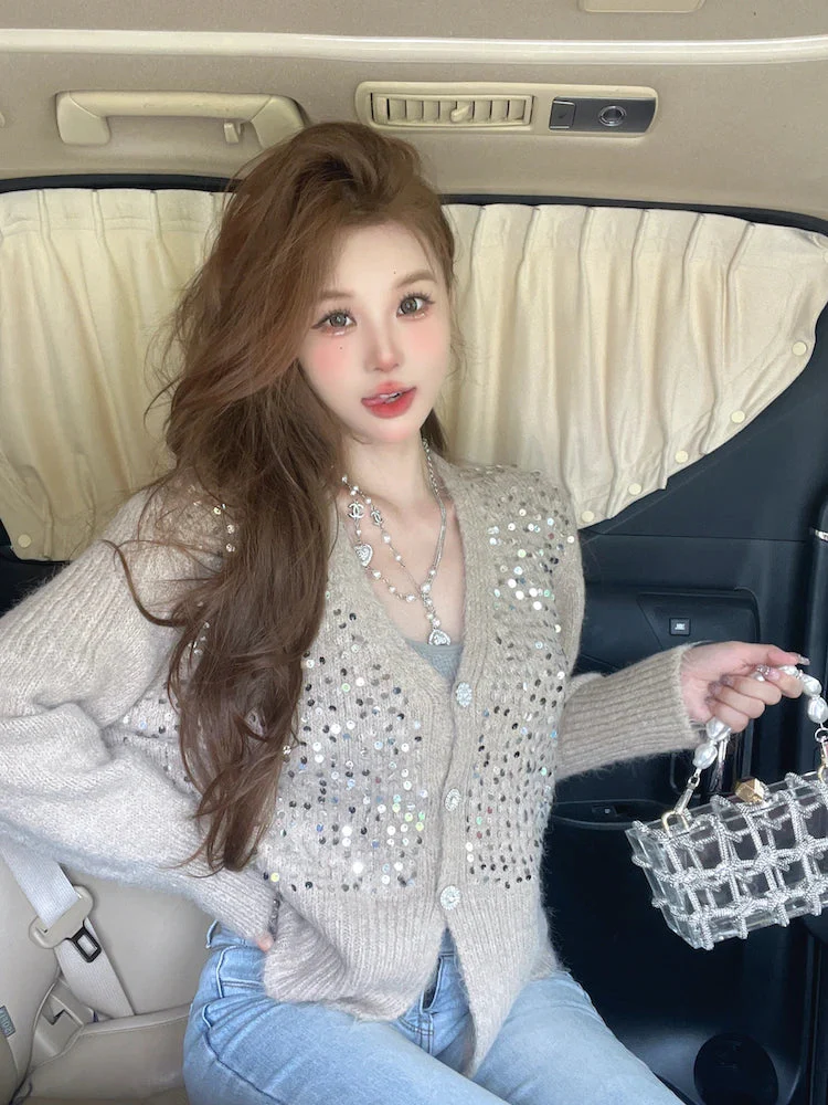 V-neck Gray Sequin Short Knit Cardigan - Image 3