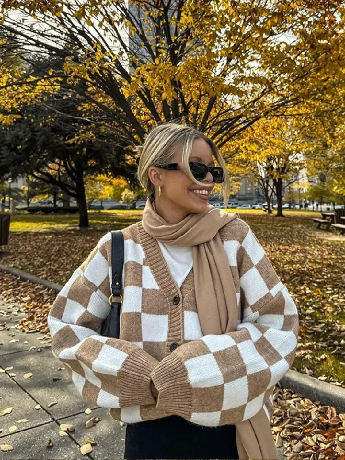 V-neck Square Printed Color Block Cardigan - Image 2