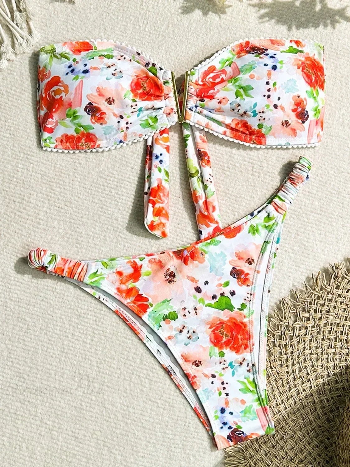V Shaped Bandeau Floral Bikini Set - Image 4