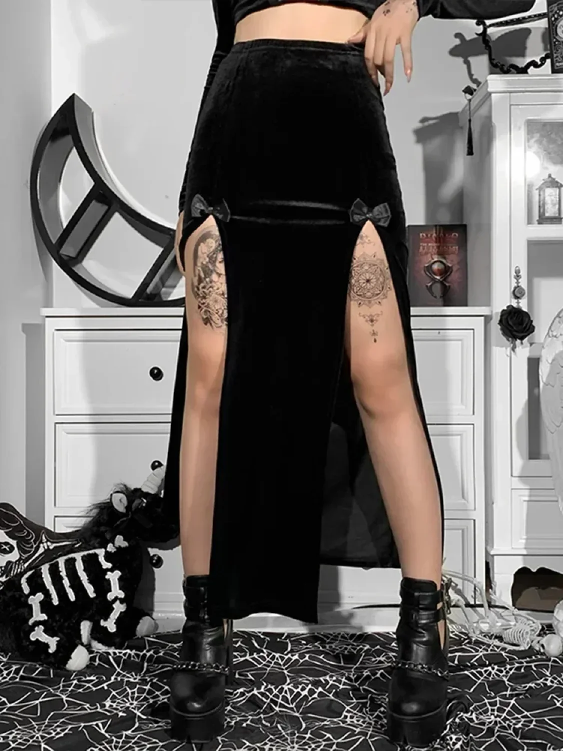 Velvet Split Bow Bodycon Skirt - Image 2