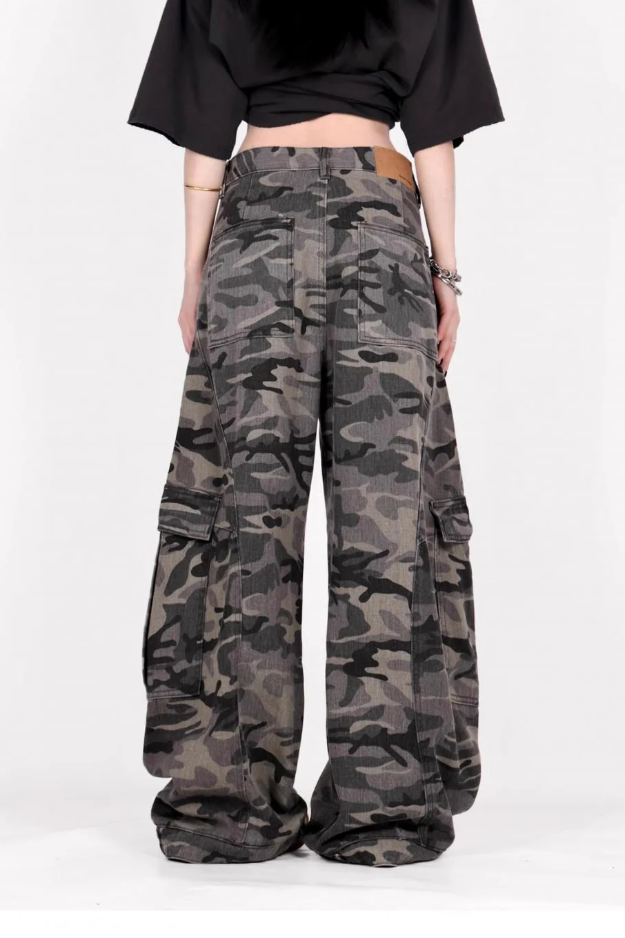 Vintage Camo Wide-Leg Cargo Pant - Image 4
