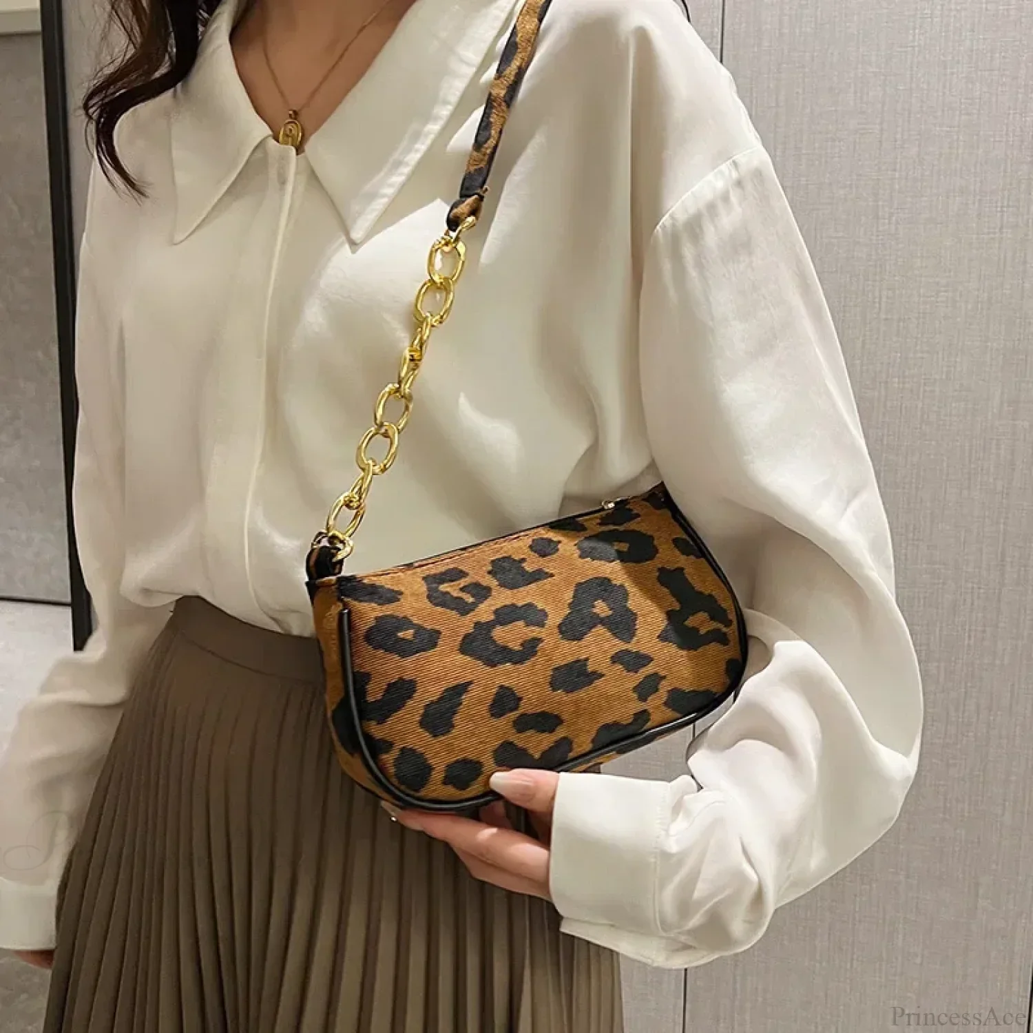 Vintage Chain Plush Leopard Shoulder Bag - Image 2