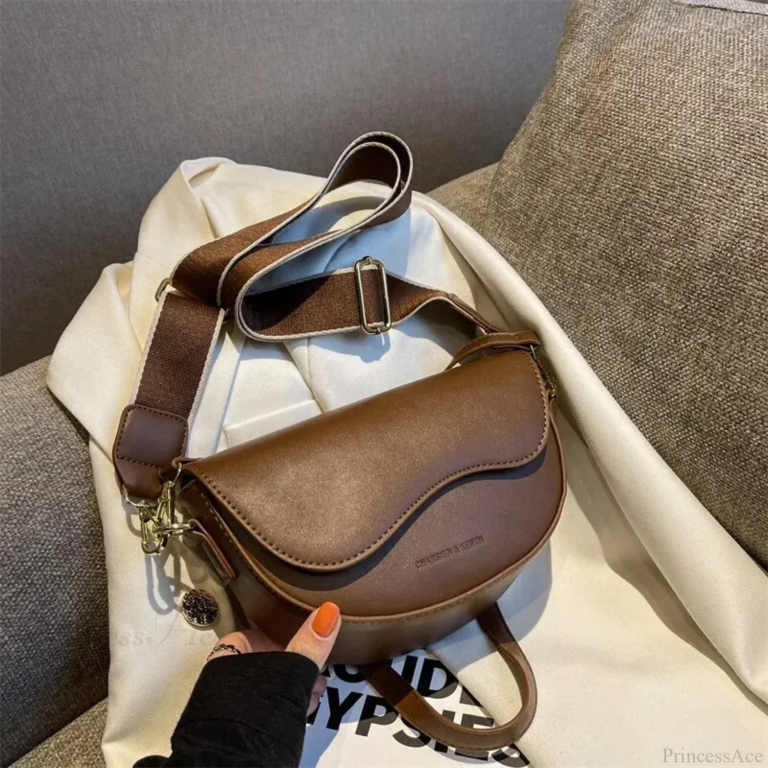 Vintage Flap Small Saddle Crossbody