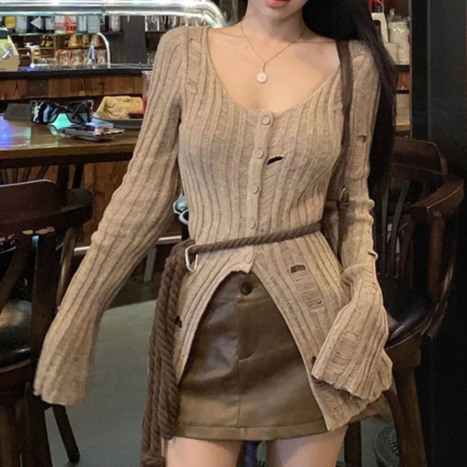 Vintage Knitted Spring Long Sleeve Button Closure Slim Knit Top - Image 4