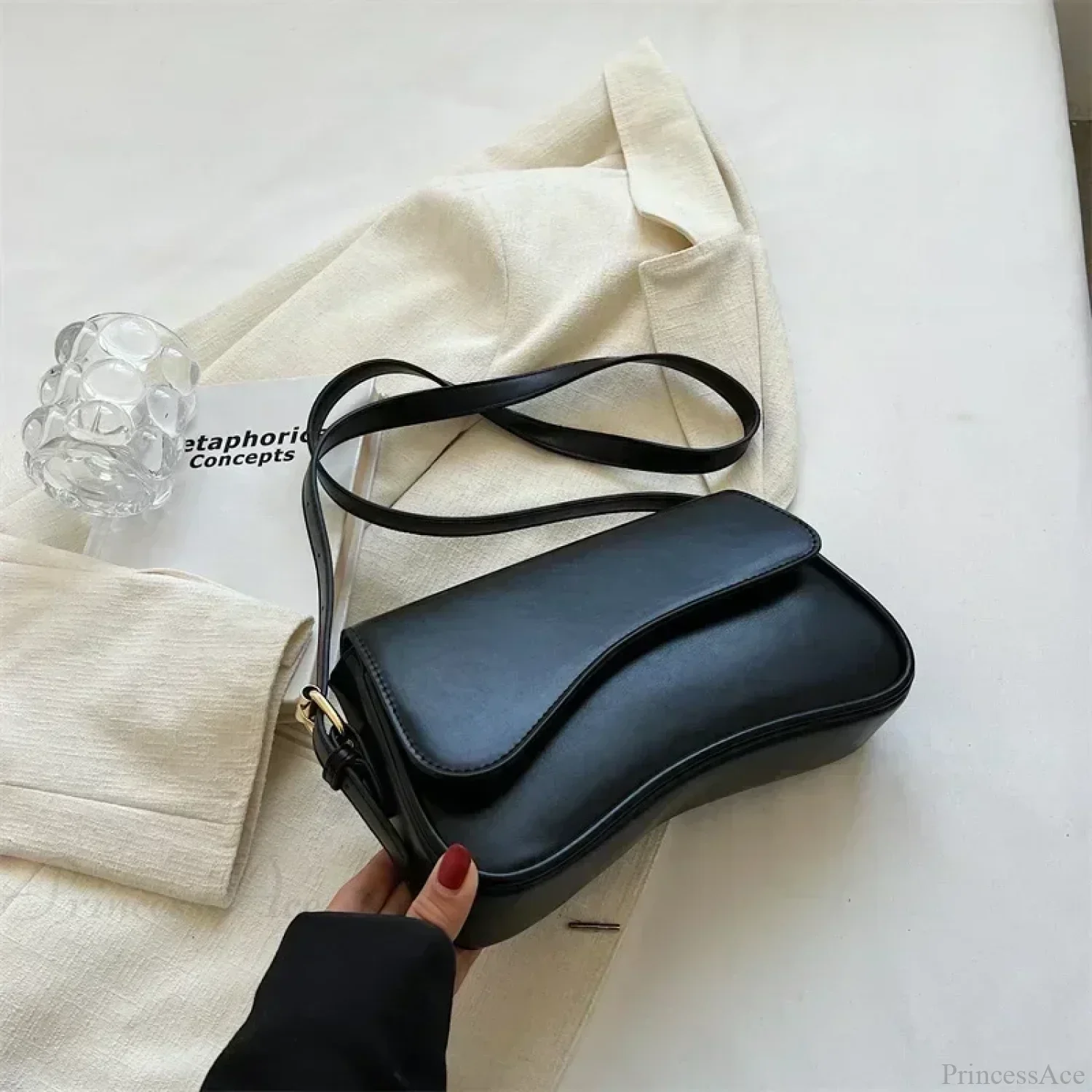 Vintage Leather Designer Crossbody Shoulder Bag - Image 3