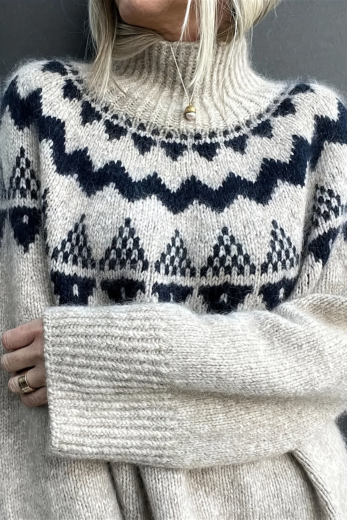 Vintage Loose Fit Jacquard Knit Sweater - Image 3