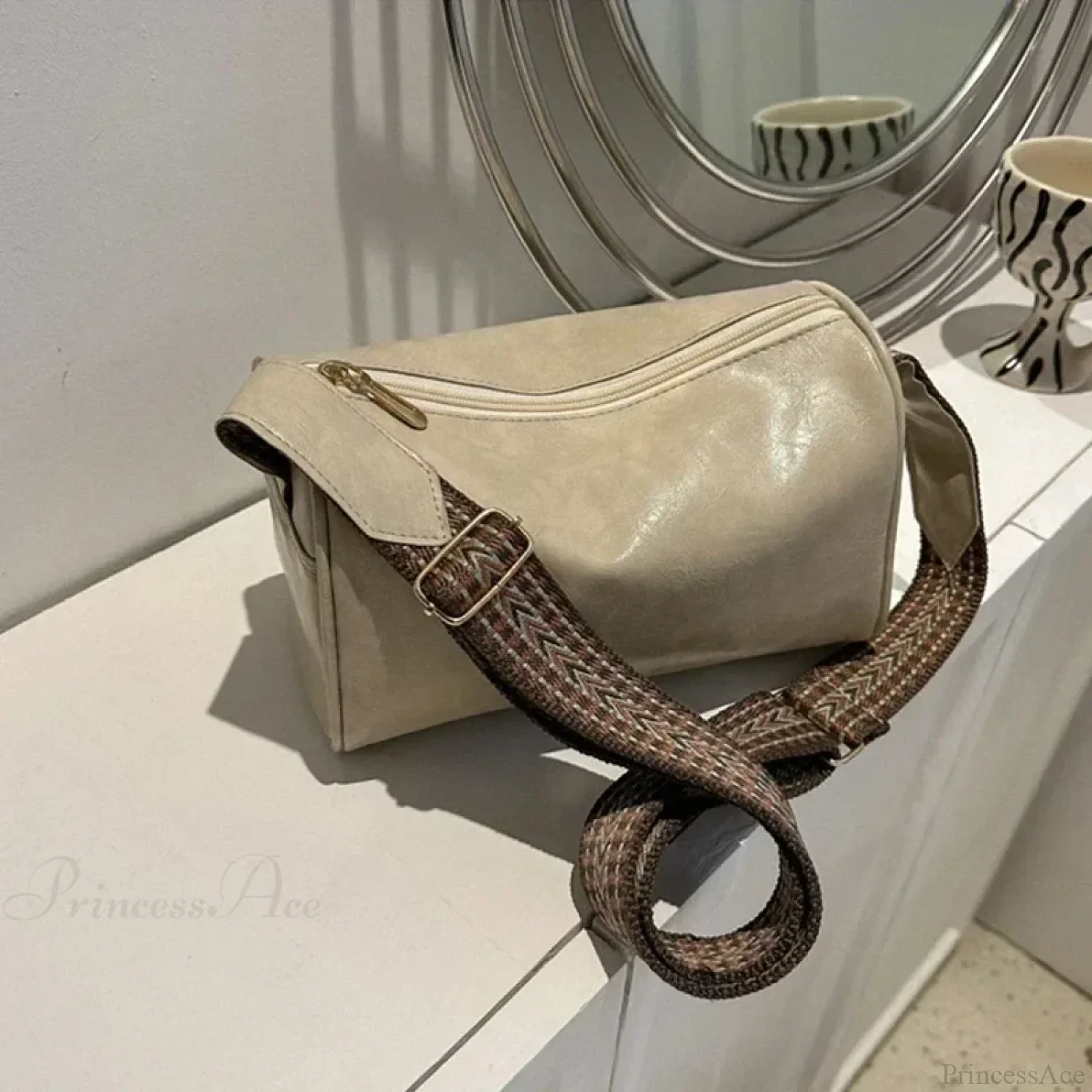 Vintage Wide Strap Crossbody Shoulder Bag - Image 6