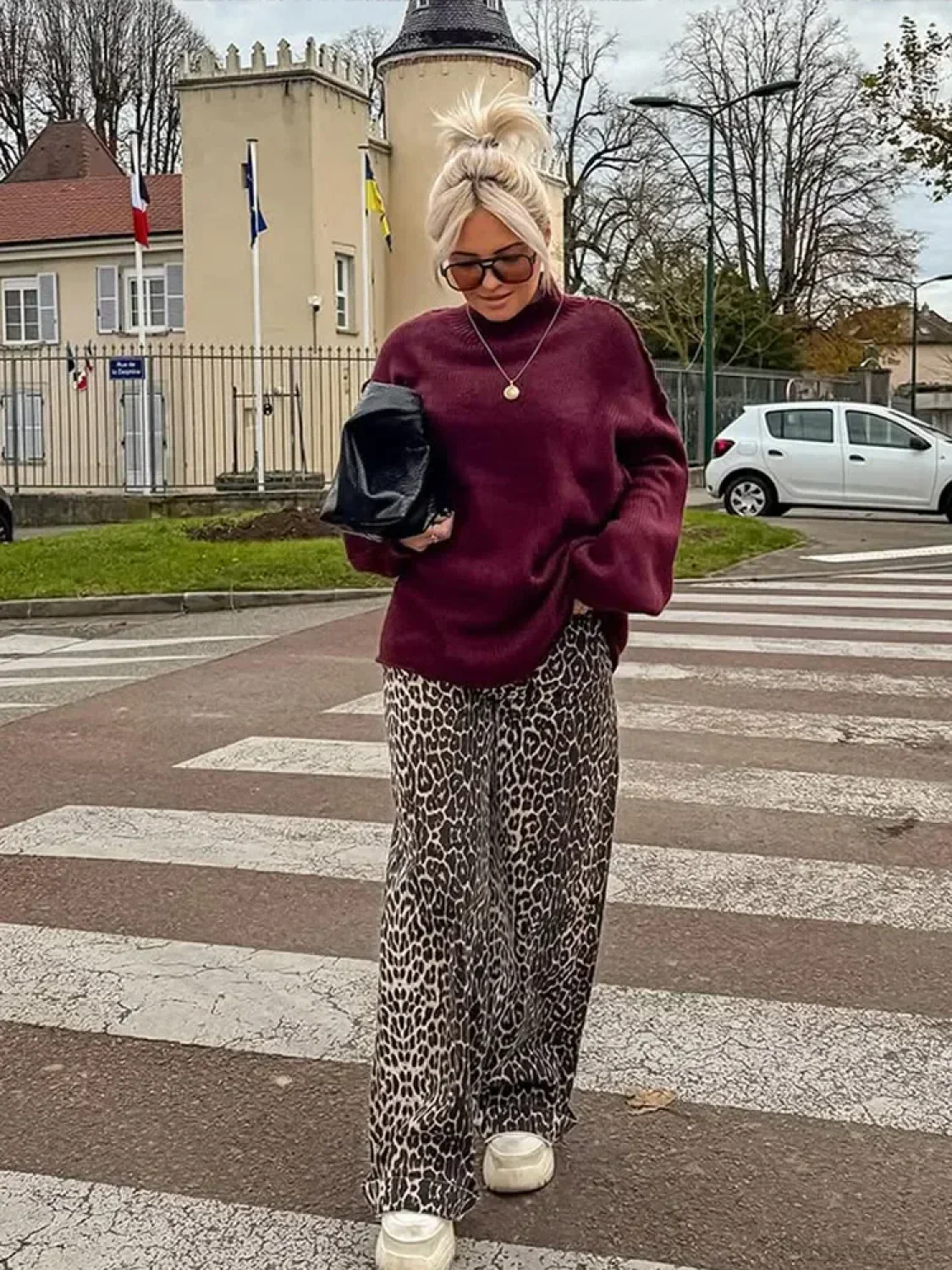 Warm High Neck Retro Sweater - Image 3