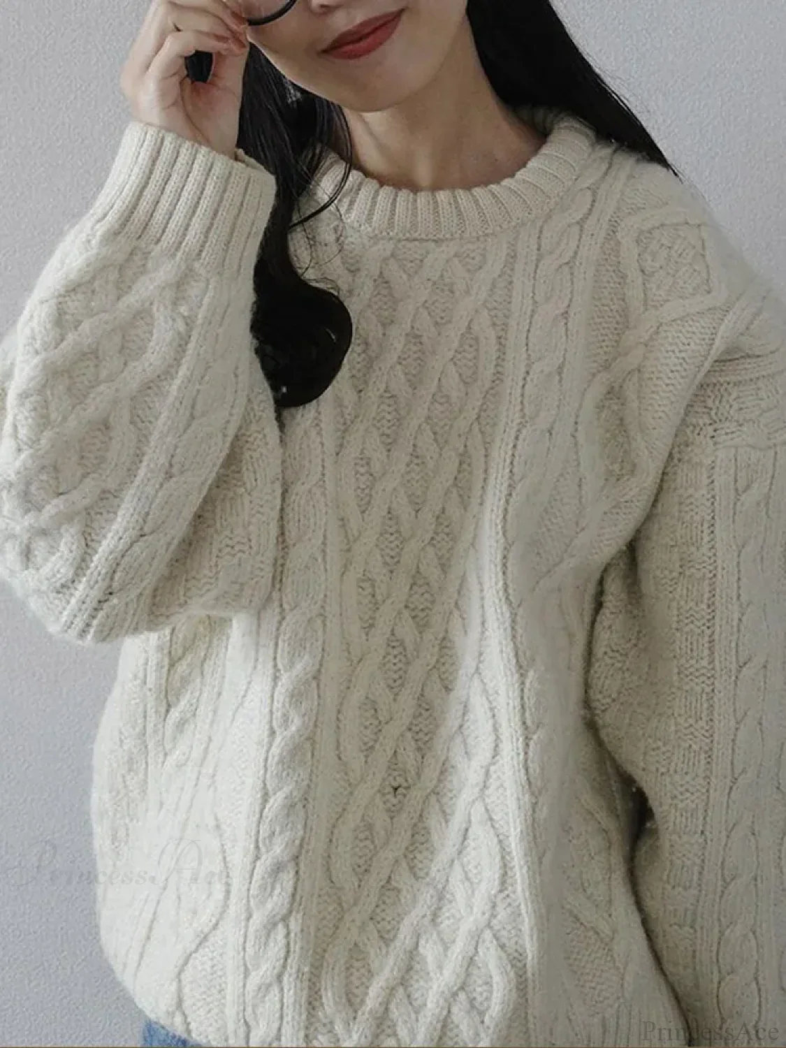 Warm Threaded Round Neck Sweater - Image 3