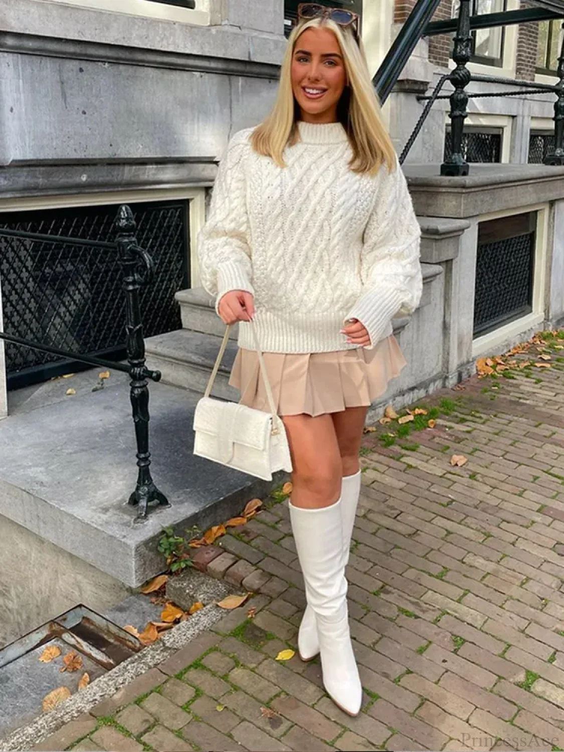 Warm Threaded Round Neck Sweater - Image 6