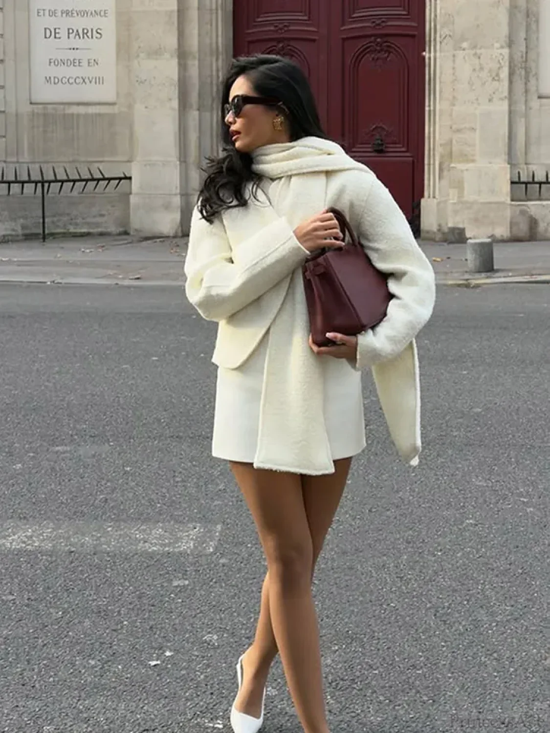 White Double Pocket Woolen Coat - Image 4