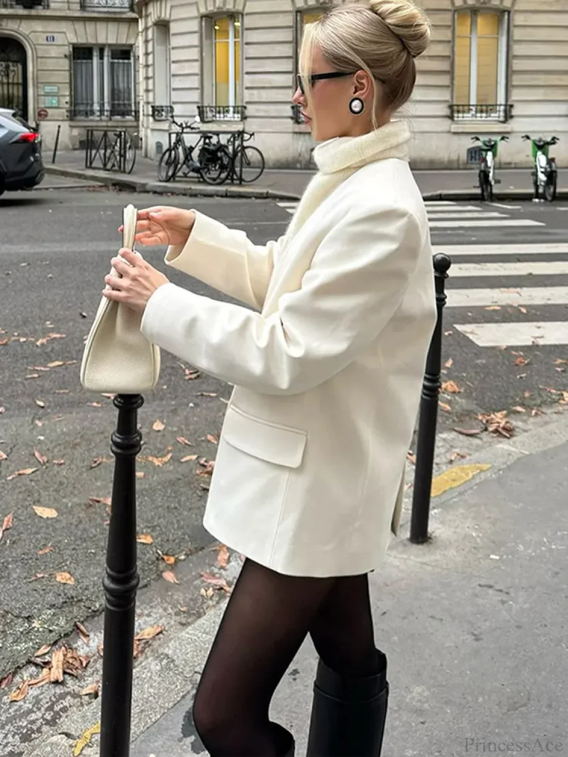 White Double Pockets V-neck Coat - Image 4