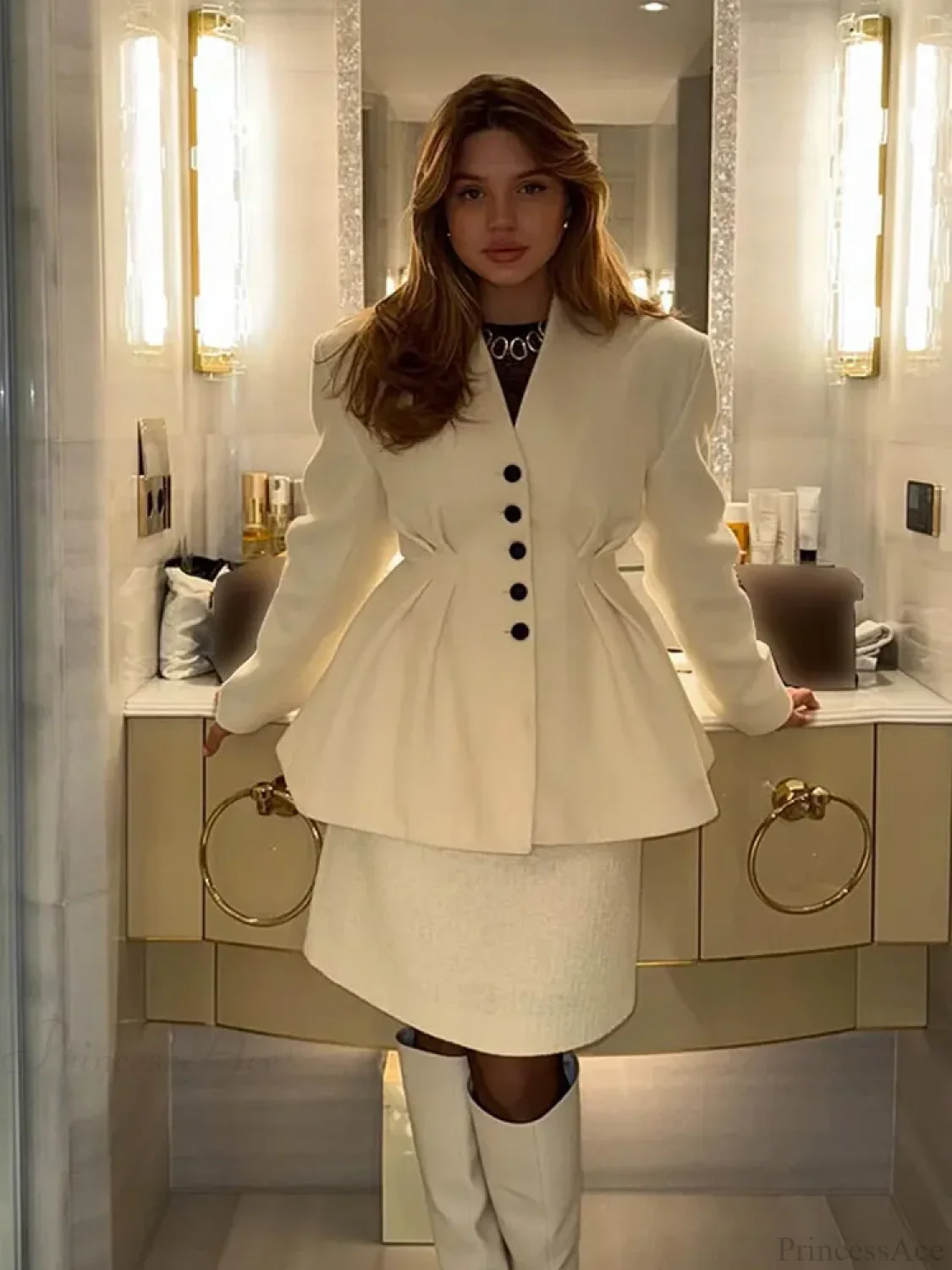 White V-neck Pleated A-line Coat - Image 3