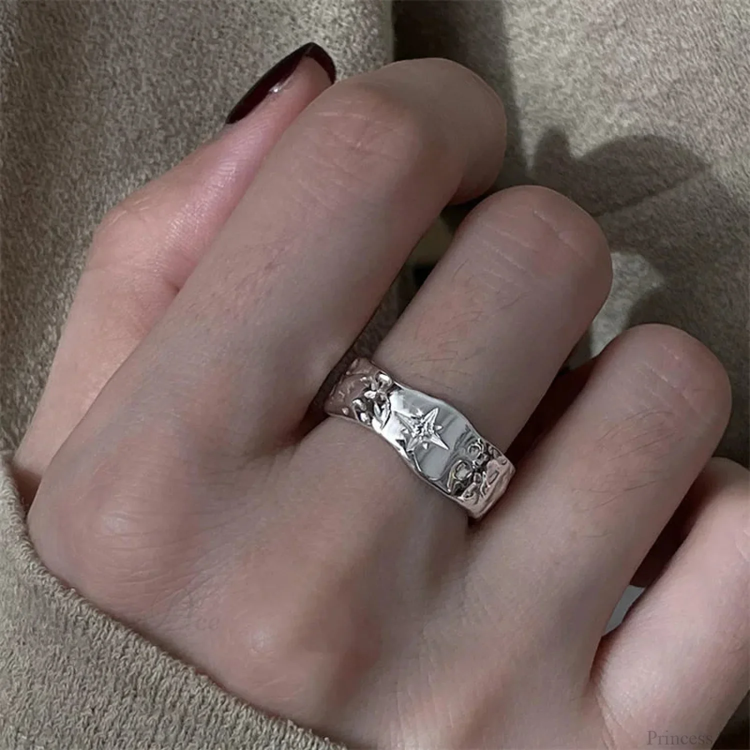 Y2K Rebel Unpredictable Star Gothic Ring - Image 4