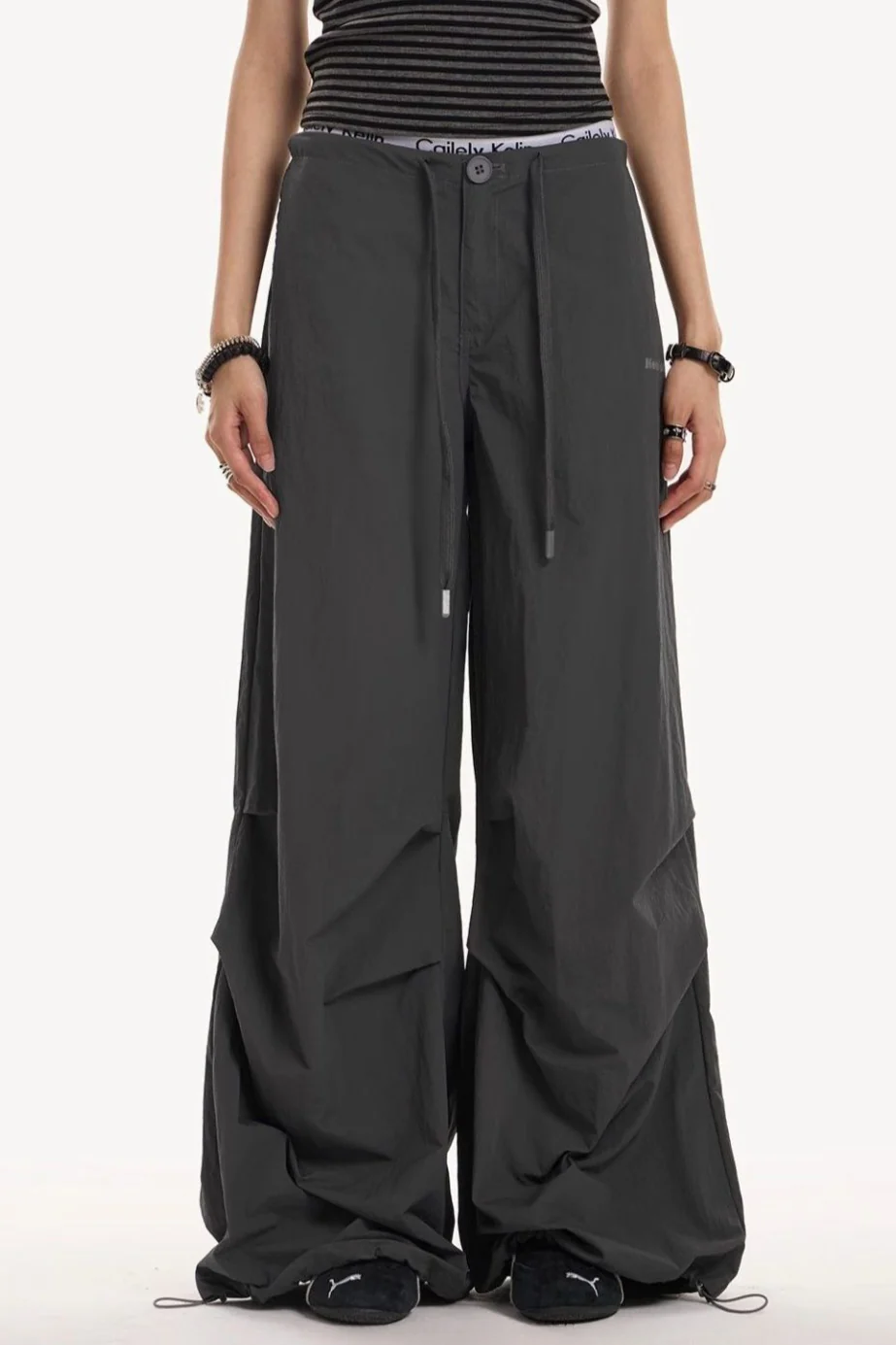 Y2K Retro Grey Military Cargo Pant - Image 4